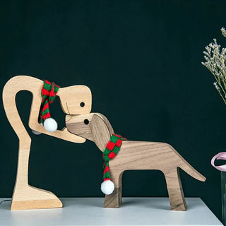 Dierenliefhebber - Tafeldecoratie met houten sculptuur Mand og hund iført grønt tørklæde