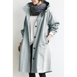 Lange Dames Trenchcoat Met Capuchon In Diverse Kleuren Lichtgrijs