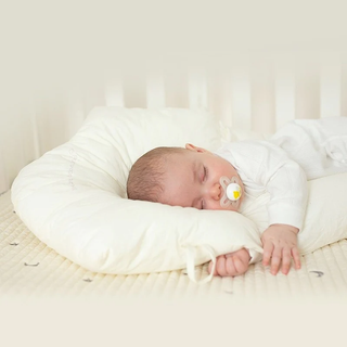 Babee | Geef je baby de ultieme geborgenheid met dit baby slaapkussen